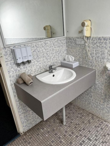Bathroom 4, Y Motels Gympie, Cooloola - Gympie only
