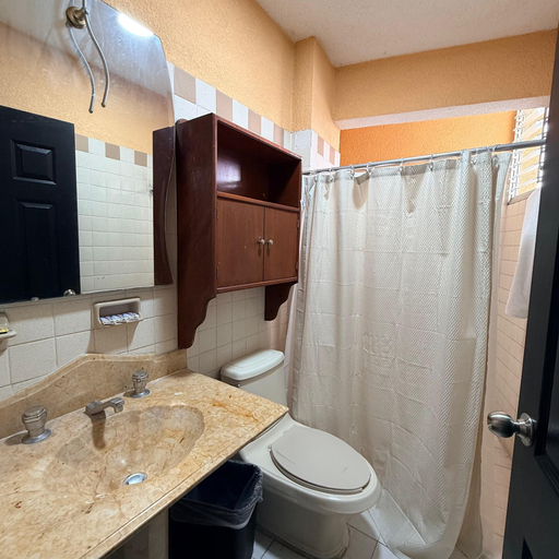 Bathroom 3, hotel internacional plaza, Puente Nacional