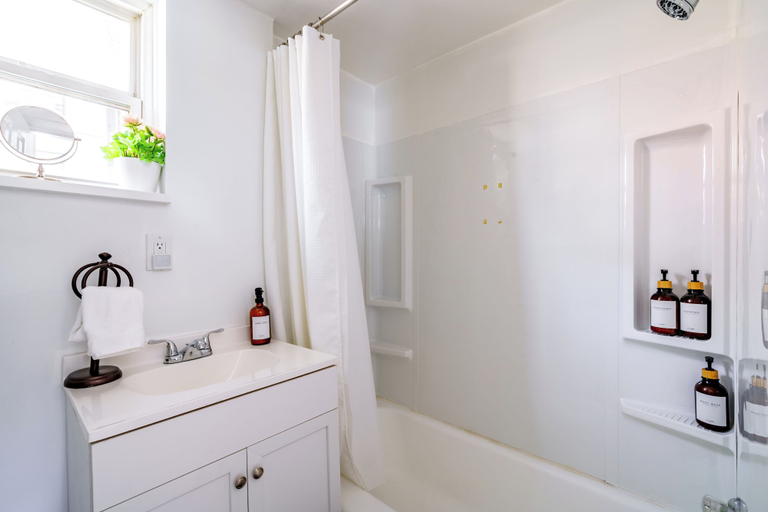 Bathroom 3, Jungle House Modern Lofts – Arena District & Short North, Franklin