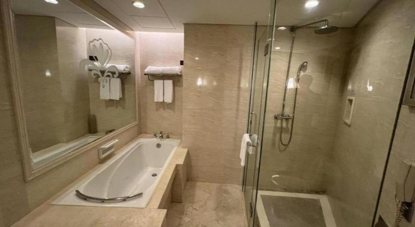 Bathroom 4, Putian Haiyuan International Hotel, Putian