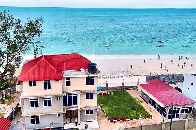 Beach 2, Private Beachfront Apartment With Ocean Views in Zanzibar, Kati