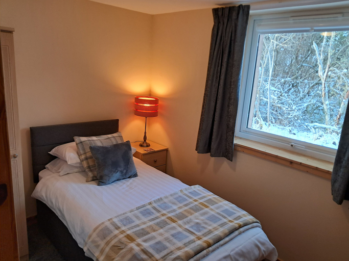 Bedroom 3, Roe Deer Cottage, Highland