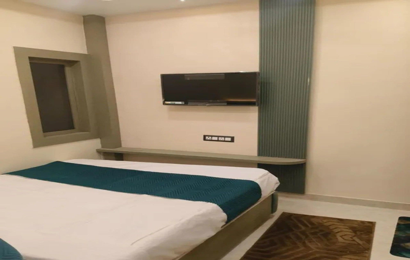Room 3, Fabhotel Saroja Royal Stay, Varanasi