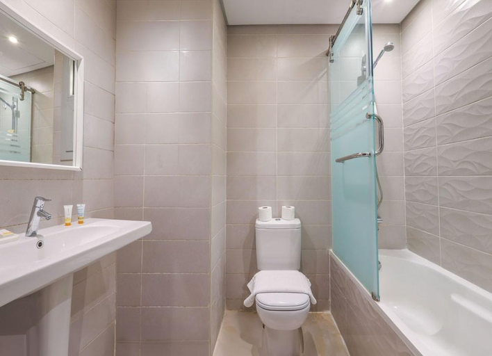 Bathroom, Vesta - Luxury Apt - 3Br - CFC (IX), New Cairo 1
