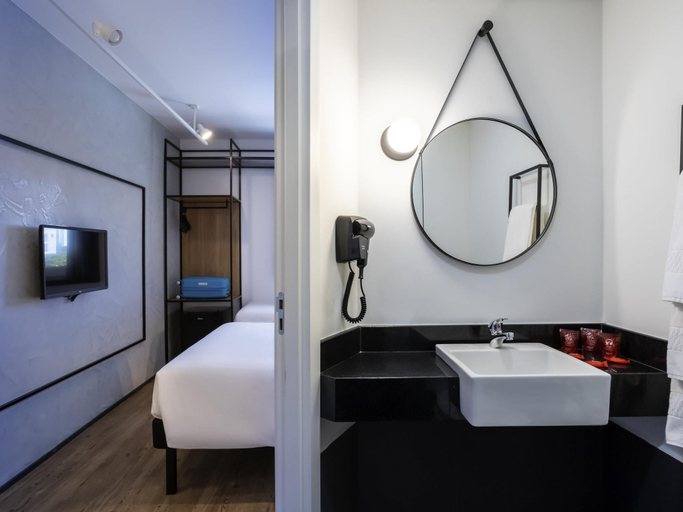 Bathroom 4, Ibis Botucatu, Botucatu