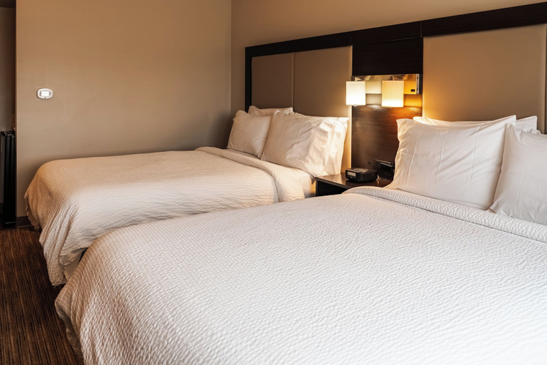Bedroom 5, Holiday Inn Express QUEENS - MASPETH by IHG, New York