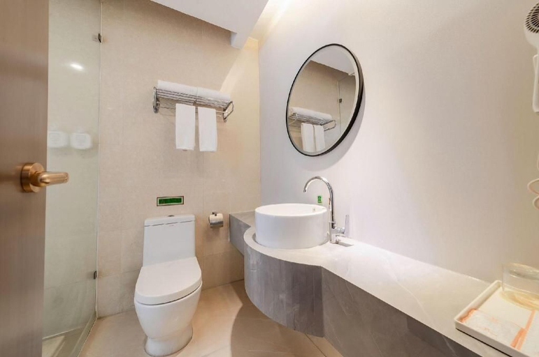 Bathroom 4, Vienna Hotel Shenzhen Fuyong Xintian, Shenzhen