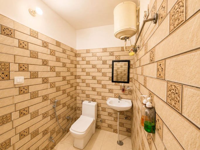 Bathroom 4, Hotel Royal Central Haridwar, Dehradun