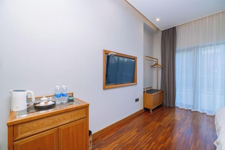 Room 5, Putuo Mountain Baoning Mountain Residence Hotel, Zhoushan