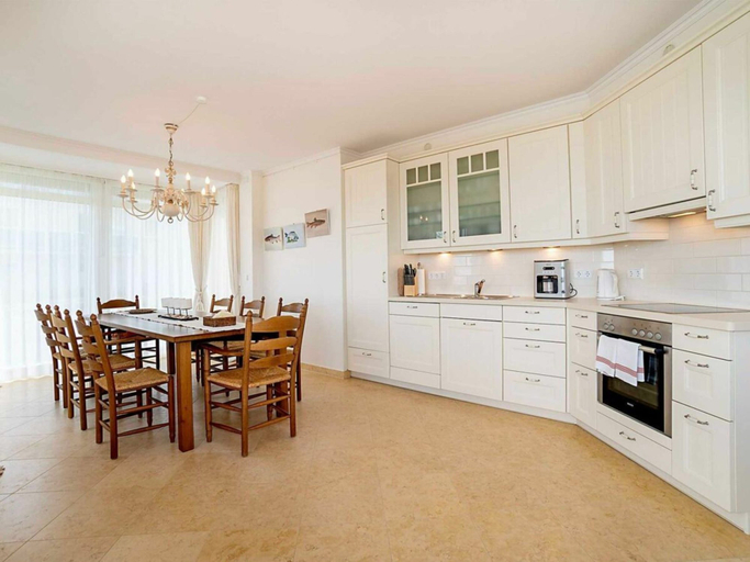 Private kitchen 3, Holiday Apartment With 2 Bedrooms, Rostock