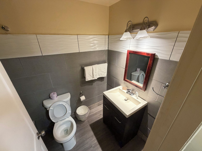Bathroom 4, Scottish Inn Near the Falls and Casino, Niagara
