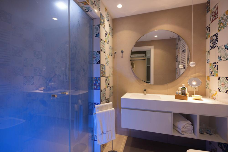 Bathroom 5, Hotel & Spa Savoy Beach, Venezia