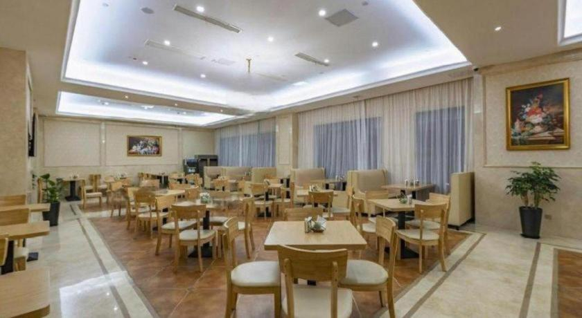 Food & Drinks, Vienna 3 Best Hongqiao Exhibition Center Beiqing Highway, Shanghai