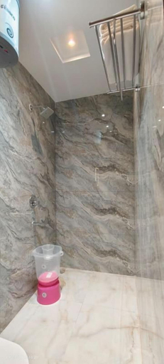 Bathroom 3, Hotel Dream Kashi, Faizabad