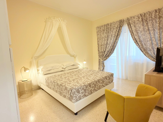Room 3, Casa Nostra Vaticano, Rome