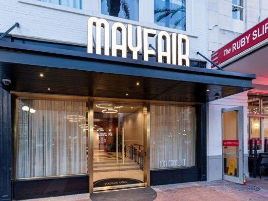 4, 2BR Iconic Penthouse Living + Private Patio The Mayfair, Orleans