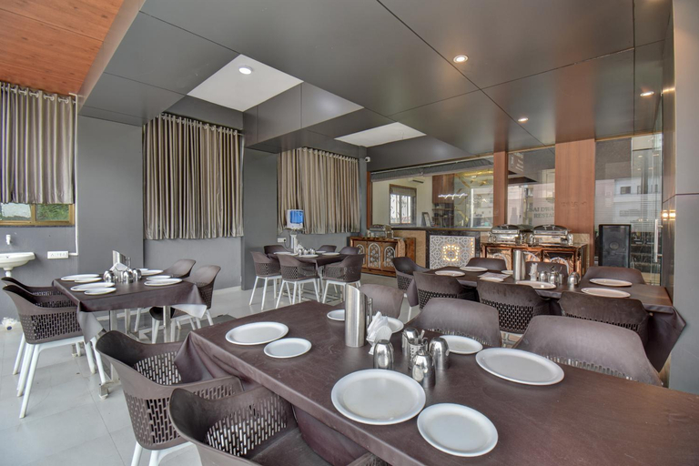Food & Drinks 5, HOTEL D SQUARE, Ahmadnagar
