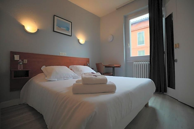 Bedroom 3, Wilson Square, Haute-Garonne