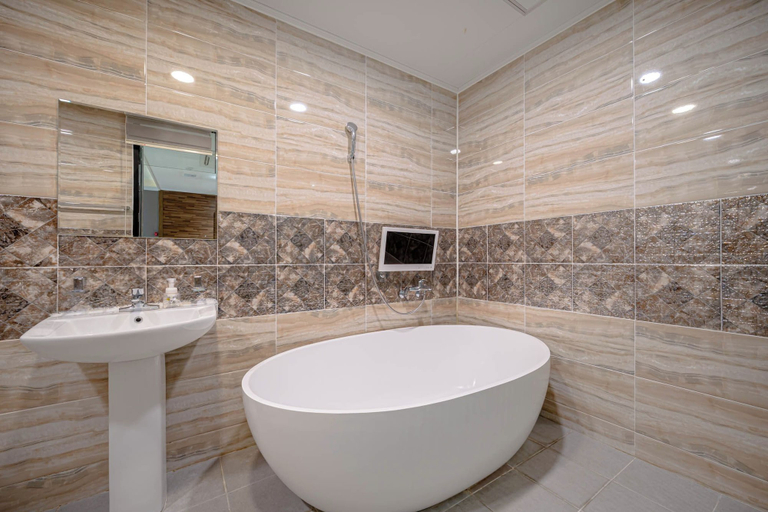 Bathroom 3, Airport Hotel, Gangseo