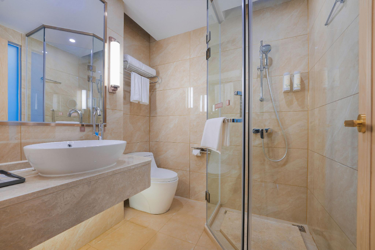 Bathroom, Vienna Hotel Jiangsu Huai'an Bochishan Park, Huai'an