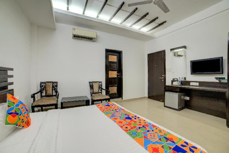 Bedroom 2, FabHotel Exotica - Hotel in Green Park, Delhi