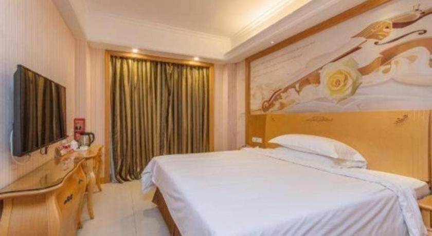 Bedroom 2, Vienna Classic Hotel Guangdong Yangxi Moon Bay, Yangjiang