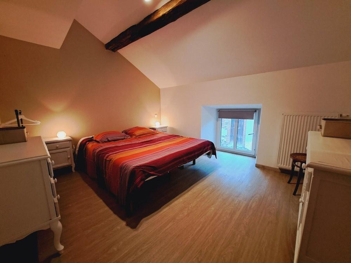 Bedroom 2, D'un coin à l'autre, Luxembourg