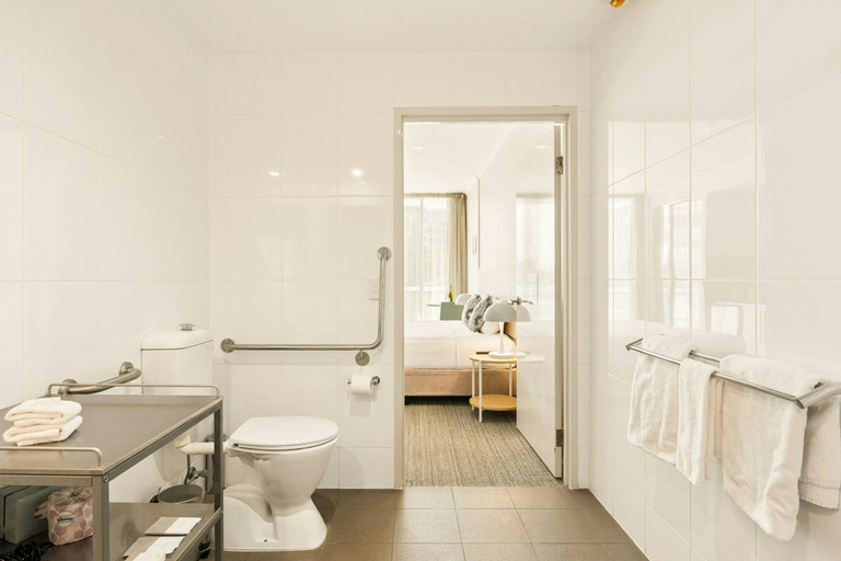 Bathroom 4, Quest Scarborough, Stirling