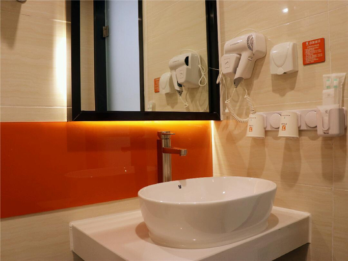 Bathroom 2, 7Days Premium Chengdu Railway East Station Branch, Chengdu
