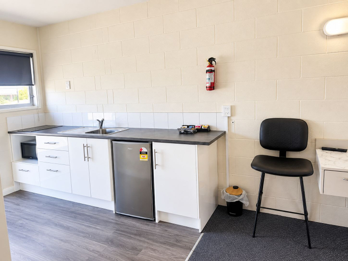 Others 4, Midway Pacifica Lodge, Hutt city