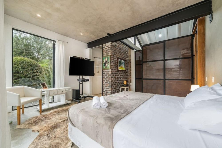 Exterior view 1, Amazing Private Jacuzzi Juanitolaguna Luxury House, Retiro