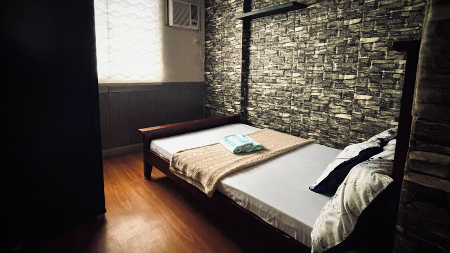 Room 5, Spacious Davao City Apartment 3 Bedrooms, Pool, and Pine Trees, Davao City