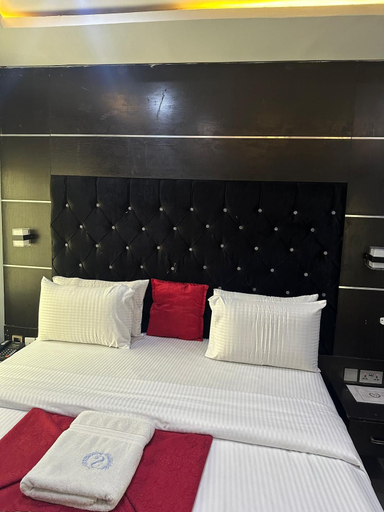 Room 4, Sethhotel Nnebisi Asaba, Oshimili South