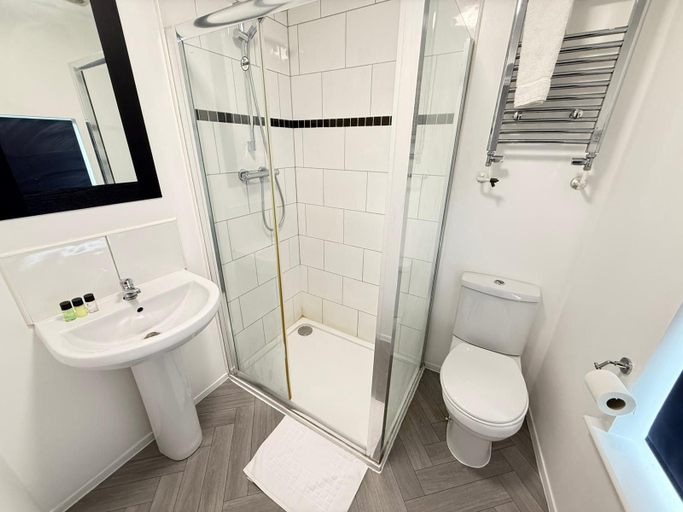 Bathroom 3, Trivelles Liverpool, Sefton