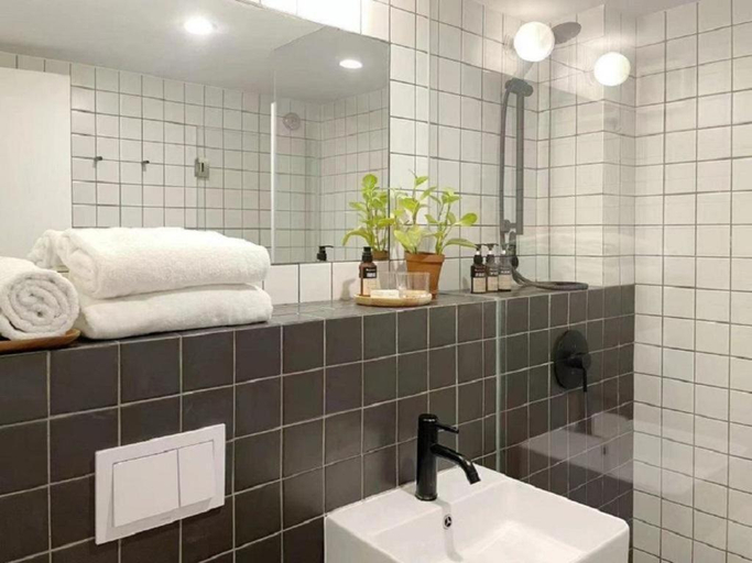 Bathroom 3, baseLITE-XINTIANDI Serviced Apartment, Shanghai