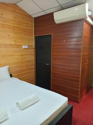 Room 2, Hiriketiya Budget Stay, Dickwella