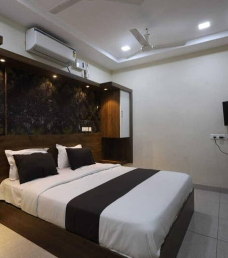 Room 5, Deluxe Vishwa's Residency, Thiruvallur