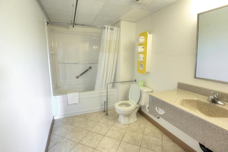 Bathroom 4, Motel 6 Lethbridge, AB, Division No. 2