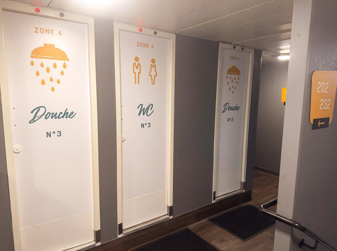 Bathroom, hotelF1 Rennes Sud Est Chantepie, Ille-et-Vilaine