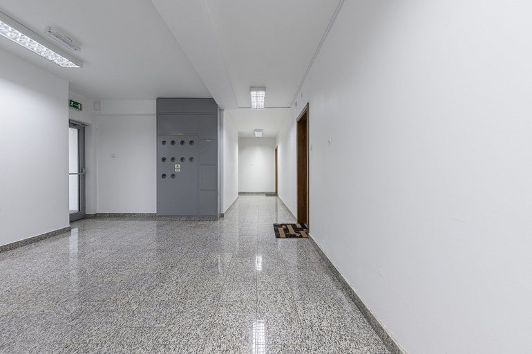 Elevator, 3-room Apt w/ Parking Balcony AC, Warsaw