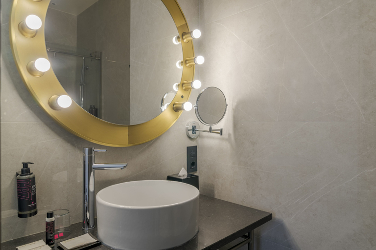 Bathroom 4, Pestana CR7 Gran Vía Madrid, Madrid