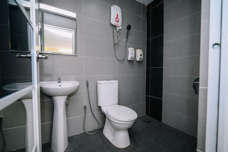 Bathroom 3, Swing & Pillows @ PJ SS2, Petaling Jaya
