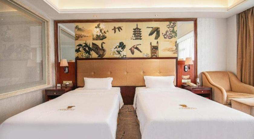 Bedroom 3, Guangdong Yinye Yanshan Hotel, Jiangmen