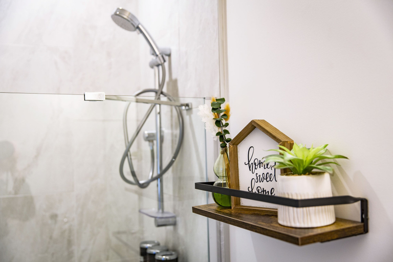 Bathroom 2, Monashee Sunshine, Columbia-Shuswap