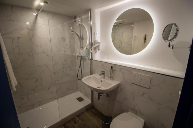 Bathroom 4, URBAN HOUSE, Nord