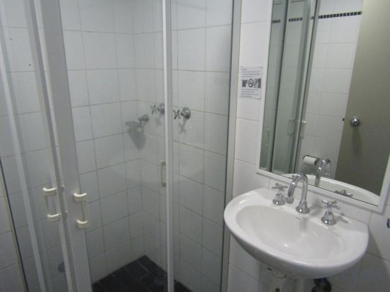 Others 5, Big Hostel, Sydney