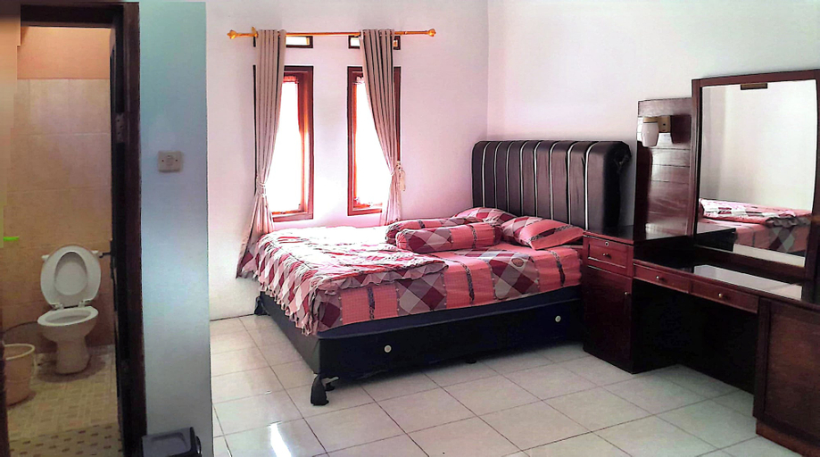 Room 1, Villa Dinar Strawberry, Bandung