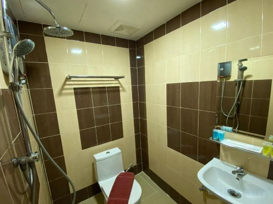 Others 3, Shobi Hotel Johor Bahru Near CIQ JB, Johor Bahru