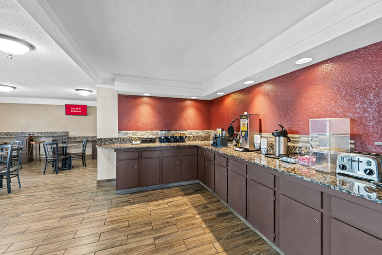 Food & Drinks 5, Red Roof Inn Ardmore, Carter