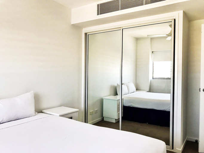 Bedroom 3, Oaks Townsville Gateway Suites, South Townsville